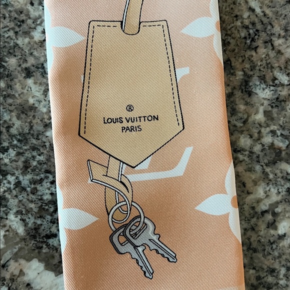 Louis Vuitton Silk Monogram Gradient ByThe Pool Bandeau - Picture 7 of 8